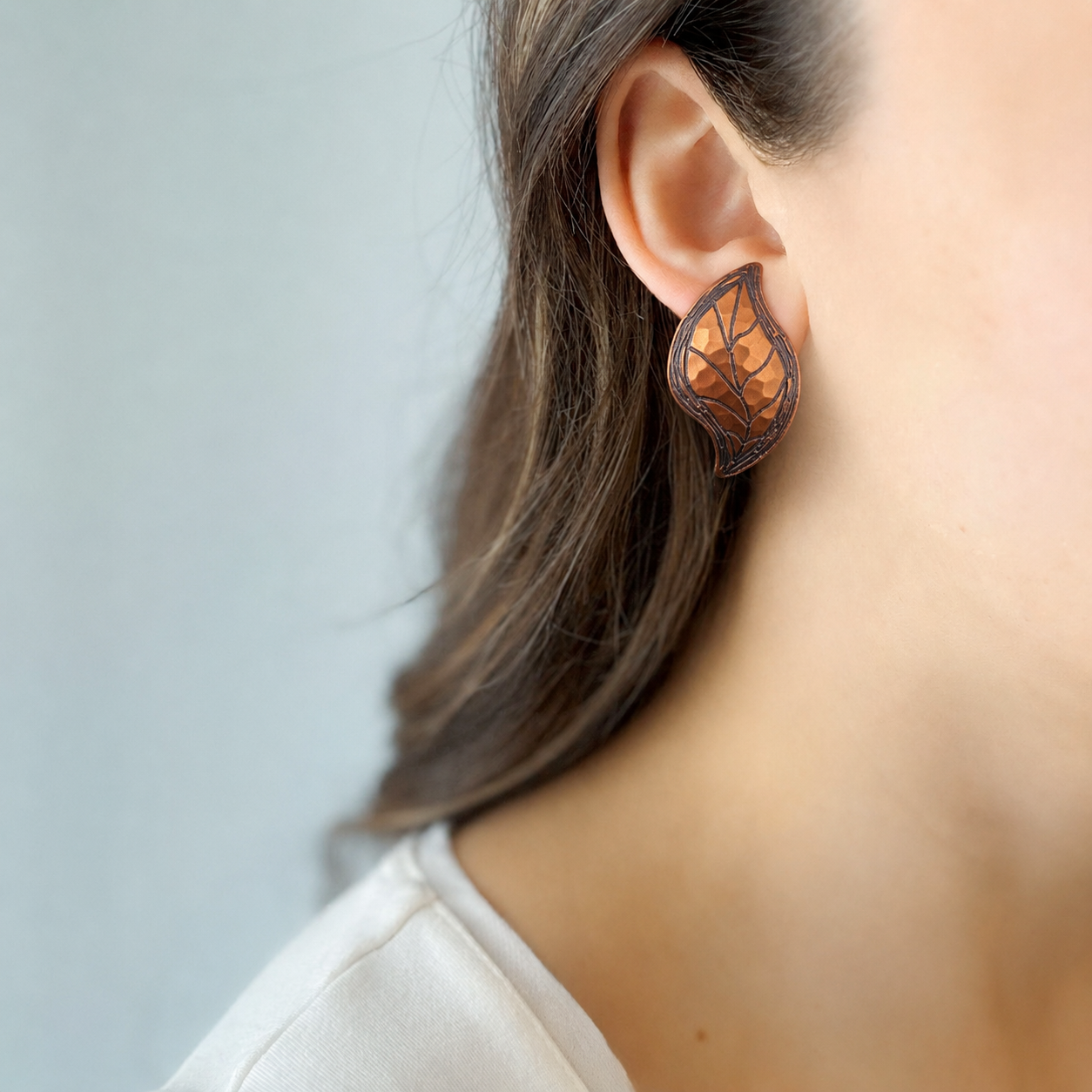 ❤️ Vintage MODA Handmade Malta Copper Leaf Clip Earrings