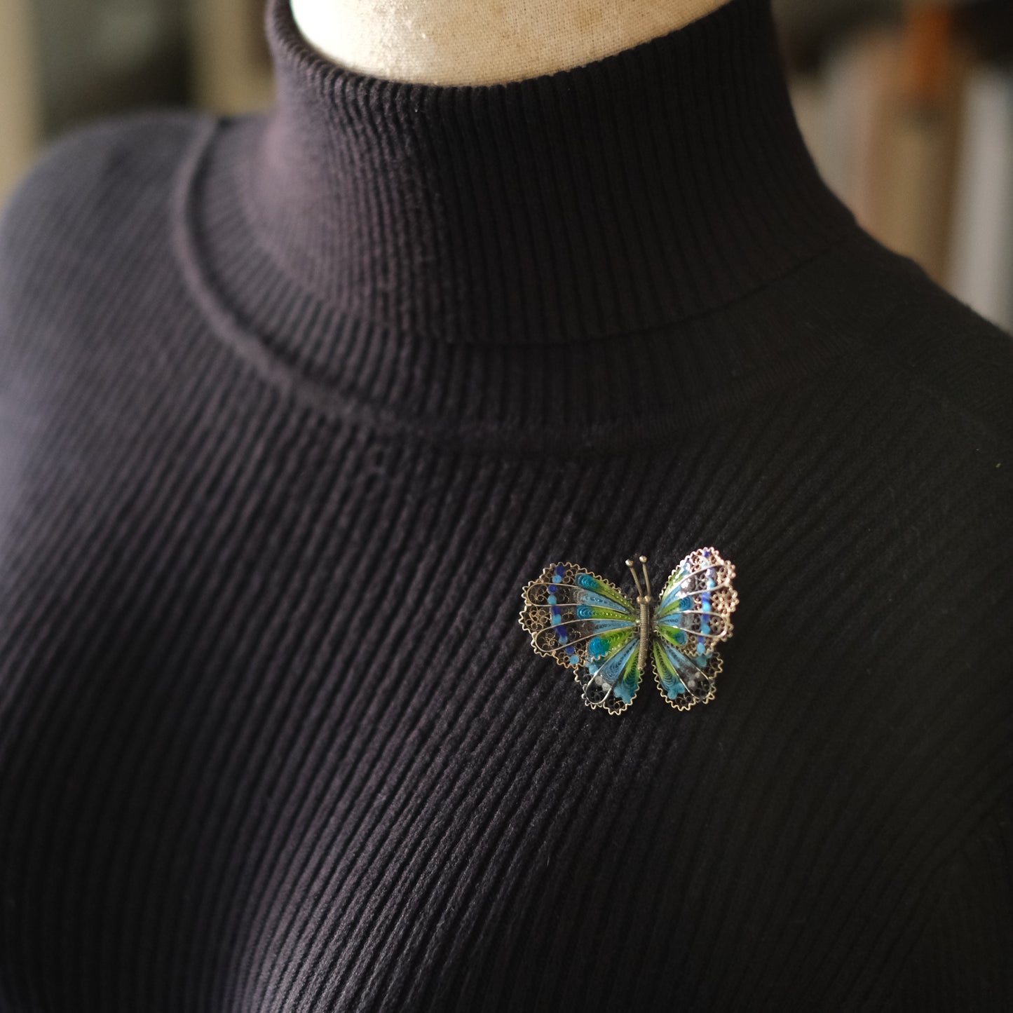 ❤️ Vintage 900 Silver Filigree Enamel Butterfly Brooch