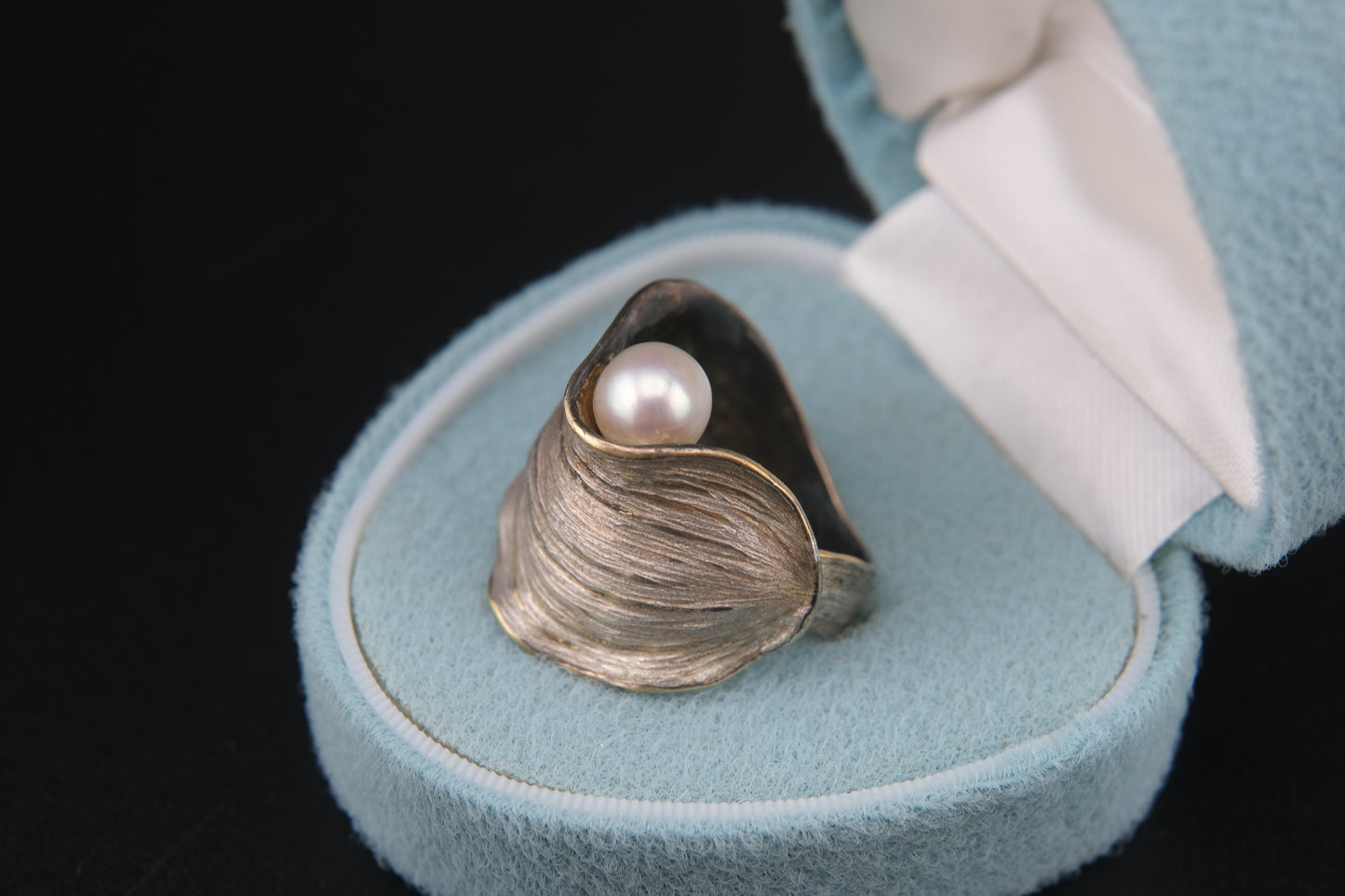Vintage SHINJI Japan Adjustable Ring – Sculptural Silver Shell with Pearl Accent