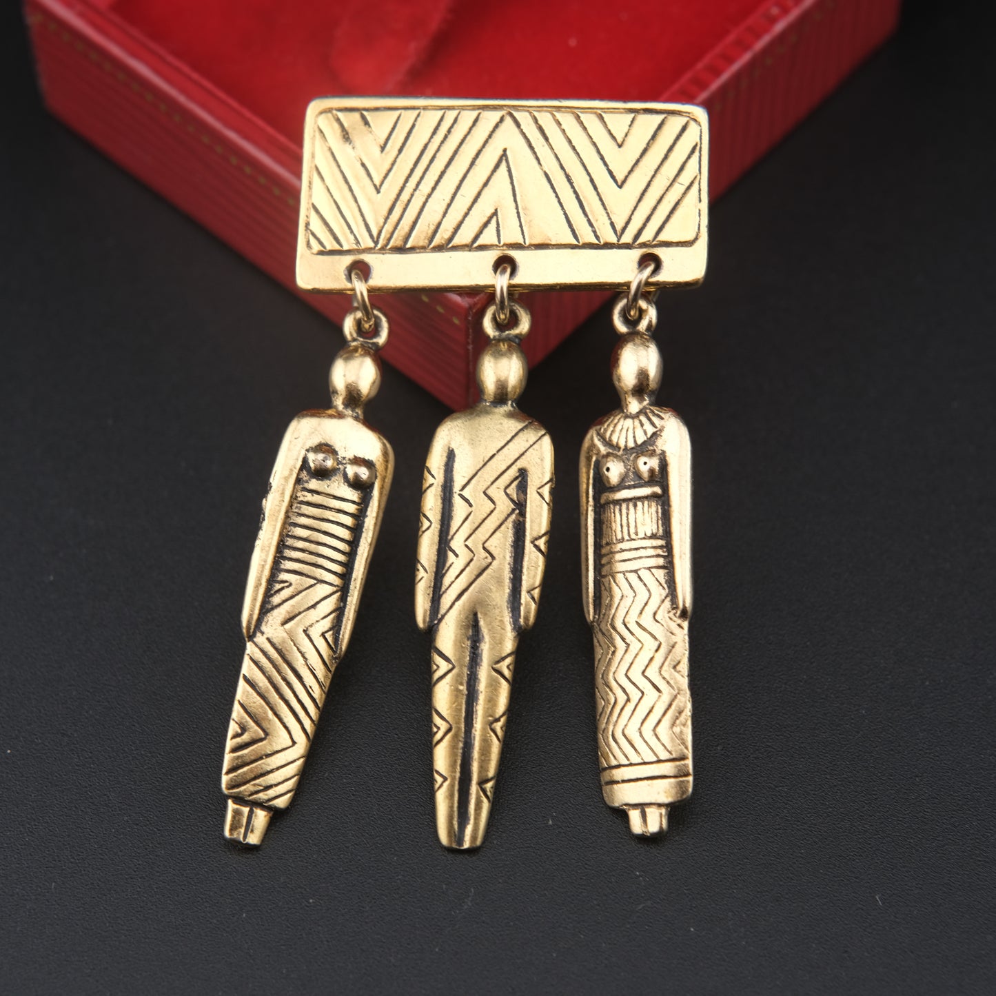 Vintage Signed Laurel Burch Tribal People Dangle Brooch – Gold Tone Bar Pin with Three Figures