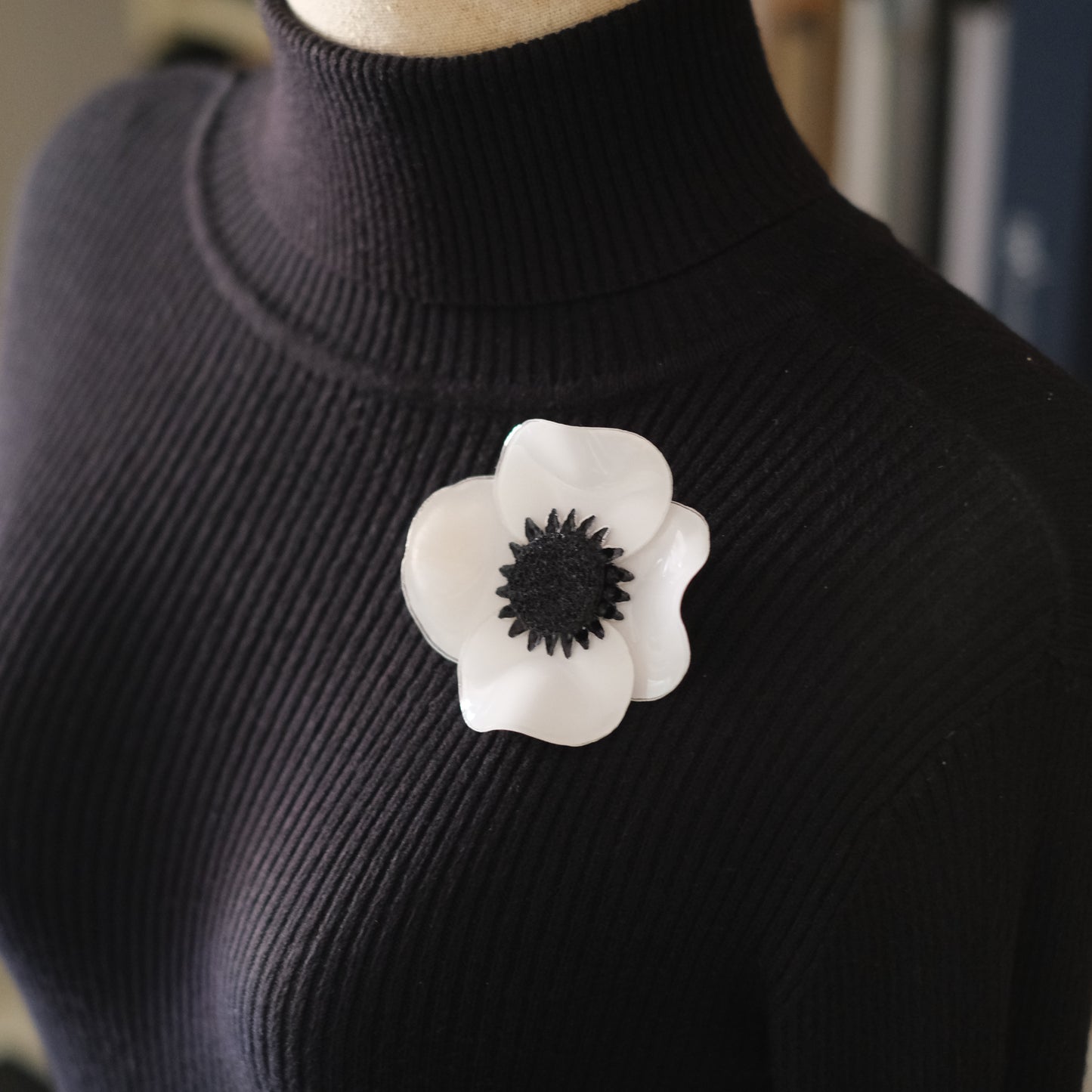 ❤️ Rose Haylland White Flower Brooch – Vintage Statement Pin – 2.5"