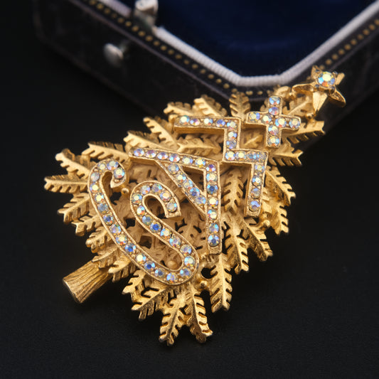❤️ Vintage Gold-Tone Christmas Tree Brooch with Aurora Borealis Rhinestones