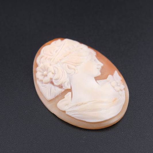 ❤️ Vintage Hand-Carved Shell Cameo – Classical Lady Portrait (Loose)