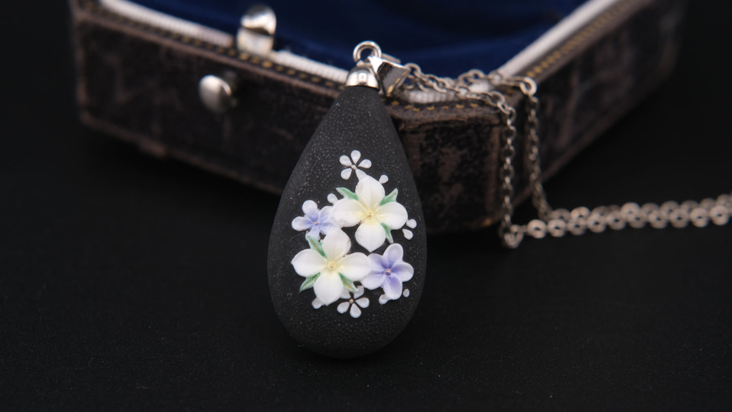Vintage Toshikane Japan 2-Sided Porcelain Floral Teardrop Pendant Necklace – Hand-Painted Black & White Blossom Motif