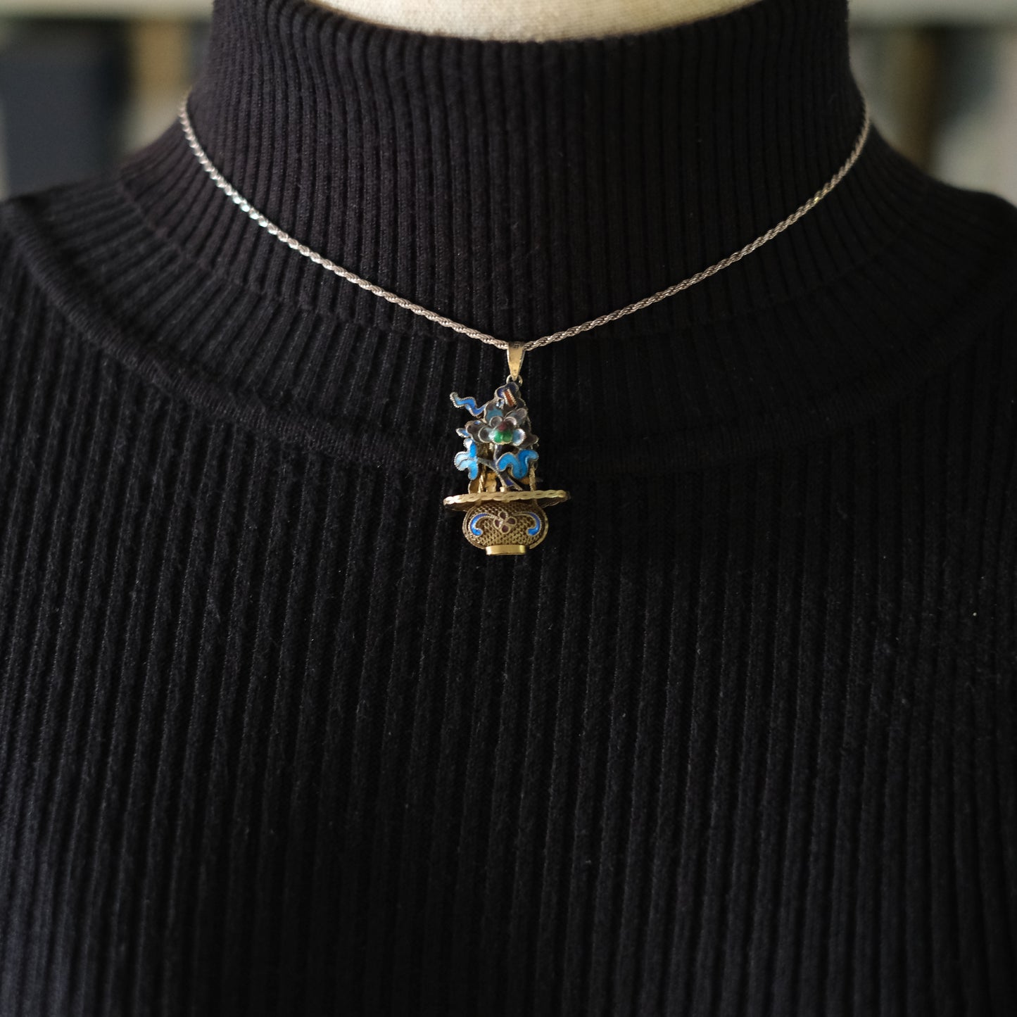 ❤️ Antique Vintage Silver Enamel Pendant – Floral Basket Design (Chain Not Included)