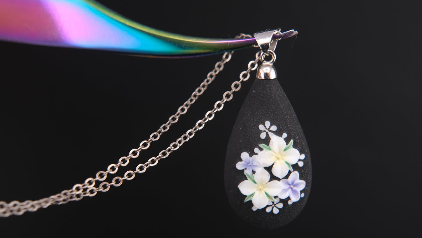 Vintage Toshikane Japan 2-Sided Porcelain Floral Teardrop Pendant Necklace – Hand-Painted Black & White Blossom Motif