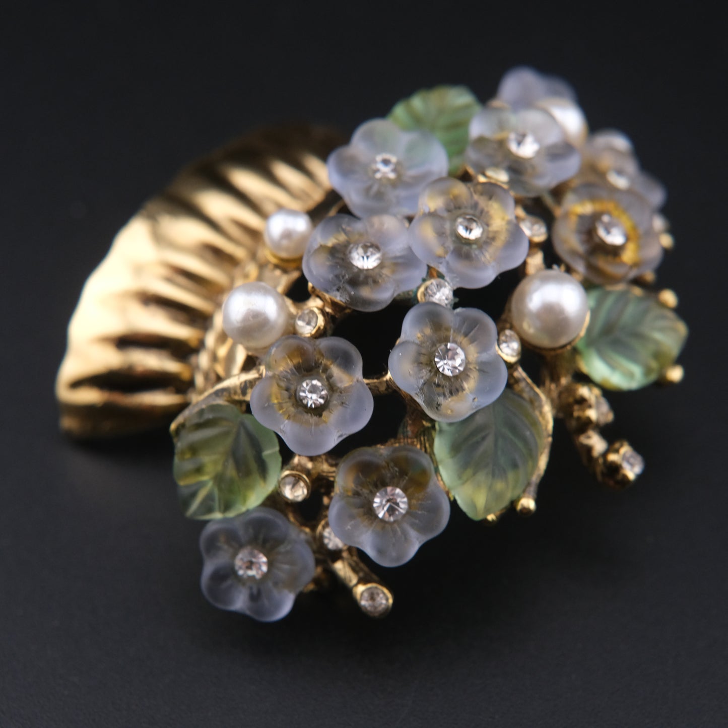 Gold Tone Vintage 3D Lucite Bouquet Of Flowers In Vase Brooch Pin