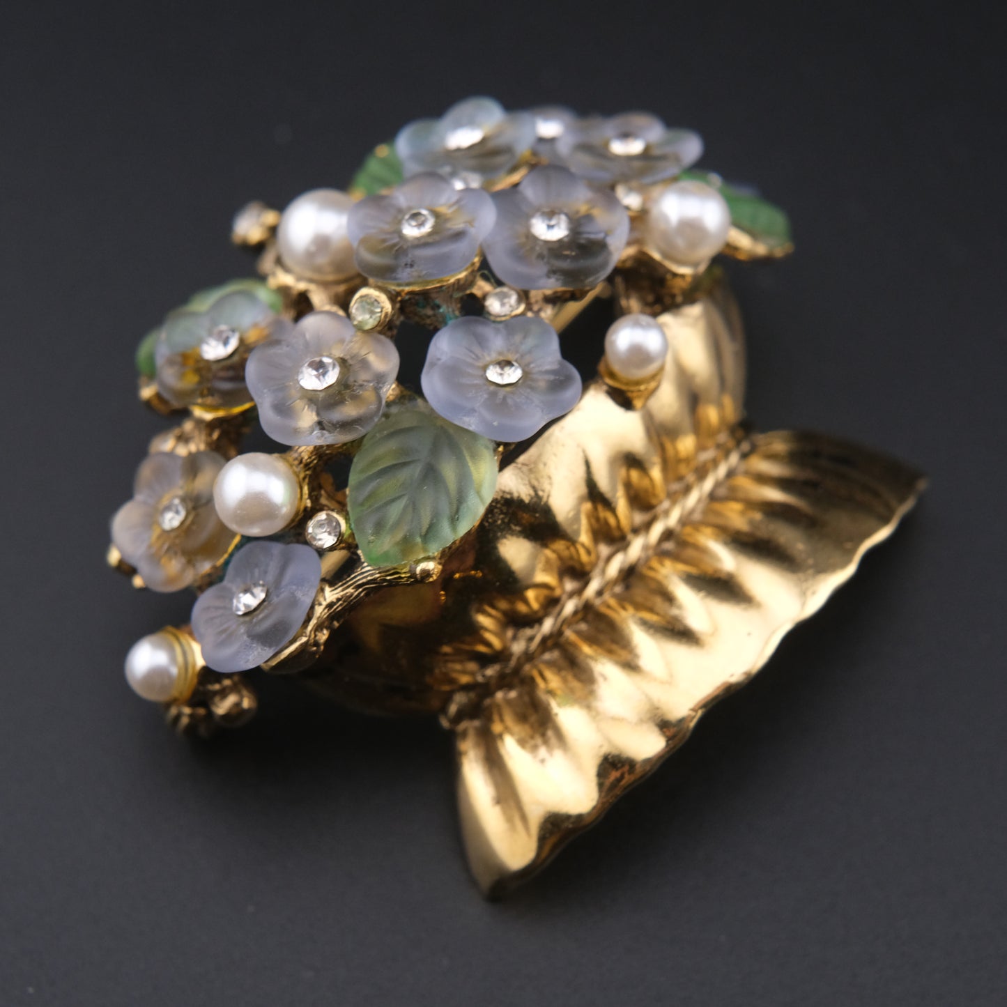 Gold Tone Vintage 3D Lucite Bouquet Of Flowers In Vase Brooch Pin
