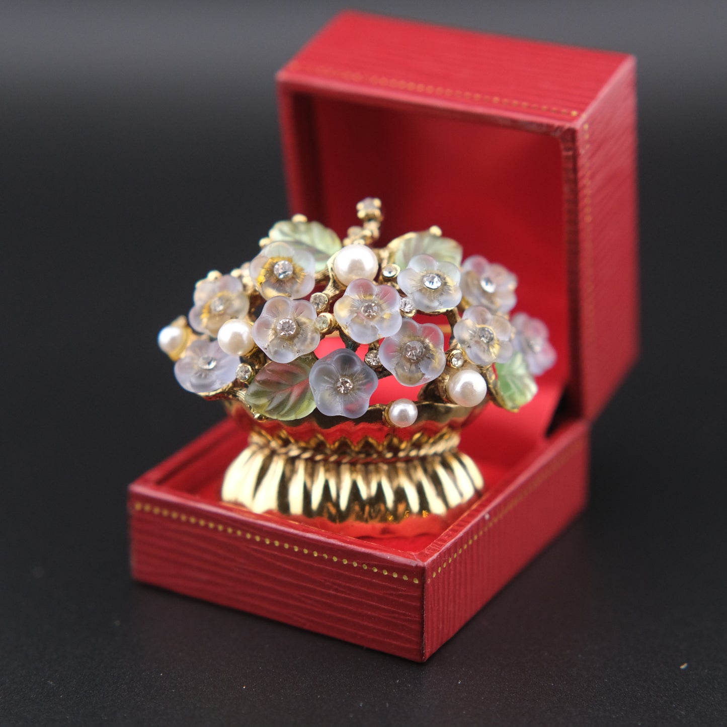 Gold Tone Vintage 3D Lucite Bouquet Of Flowers In Vase Brooch Pin