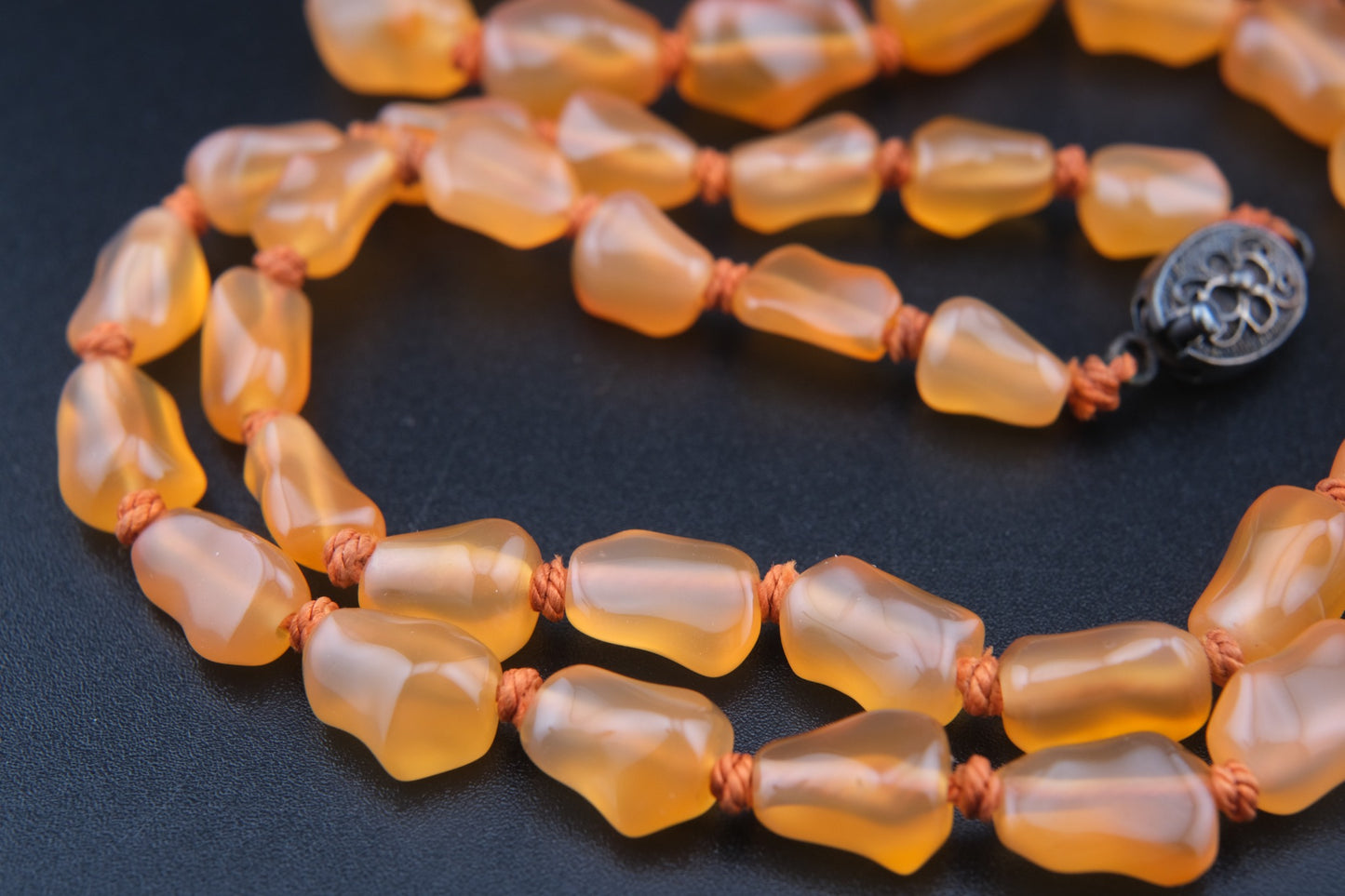 ✨ Chinese Vintage Carnelian Necklace – Hand-Knotted Natural Gemstone with Silver Filigree Clasp ✨