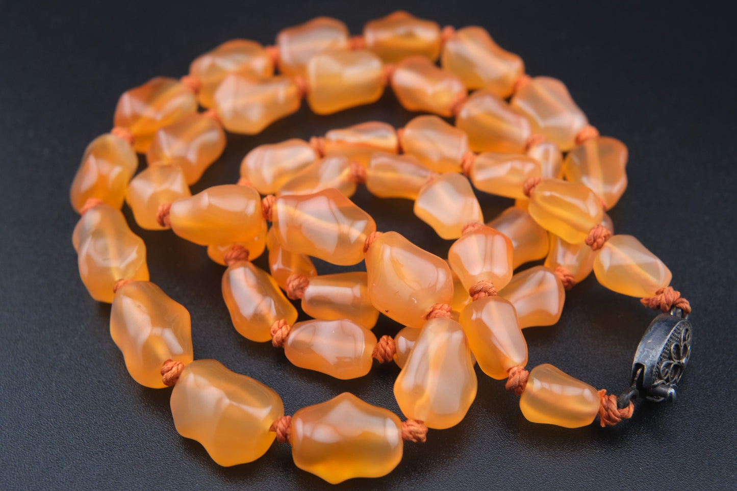 ✨ Chinese Vintage Carnelian Necklace – Hand-Knotted Natural Gemstone with Silver Filigree Clasp ✨