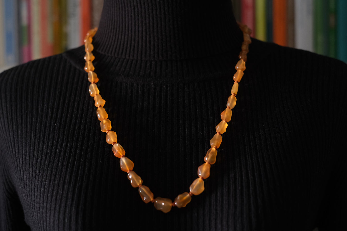 ✨ Chinese Vintage Carnelian Necklace – Hand-Knotted Natural Gemstone with Silver Filigree Clasp ✨