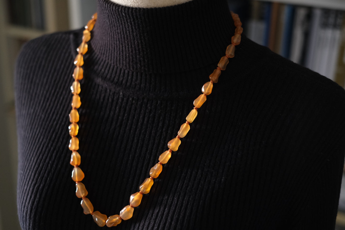 ✨ Chinese Vintage Carnelian Necklace – Hand-Knotted Natural Gemstone with Silver Filigree Clasp ✨