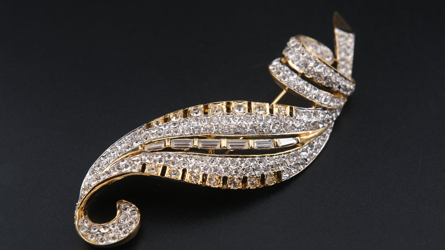 Vintage Nina Ricci Paris Leaf Brooch – Gold-Tone with Clear Round & Baguette Rhinestones