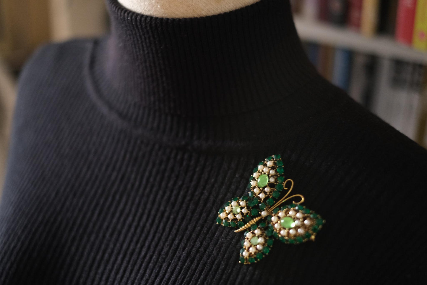 Vintage Weiss Butterfly Brooch – Green Rhinestones & Faux Pearls in Gold Tone