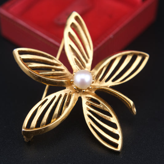 ❤️ Vintage P&M Paris Gold-Tone Floral Brooch with Pearl Accent