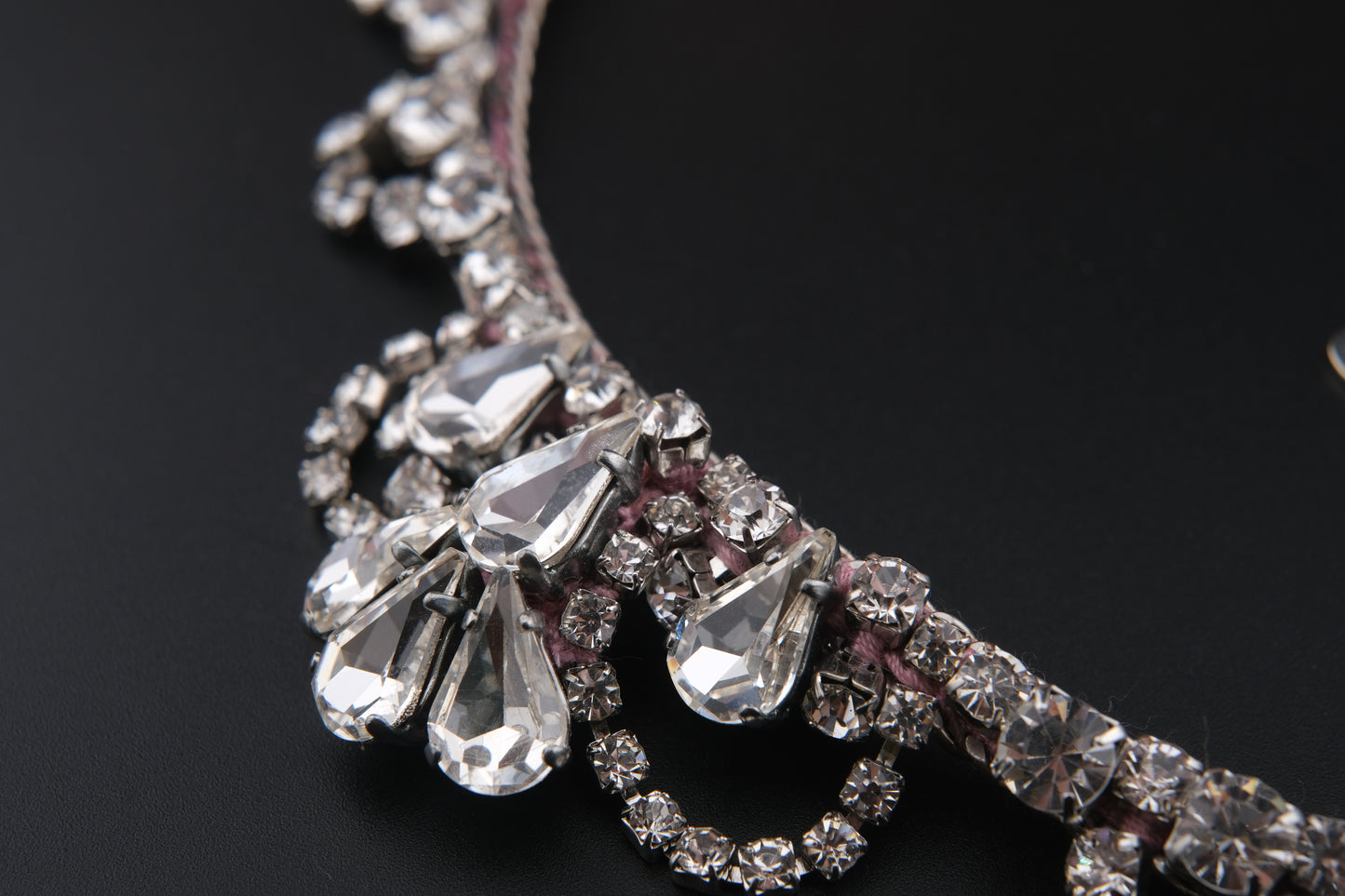 Rada Pink Velvet & Crystal Jewelry Set – Necklace and Bracelet