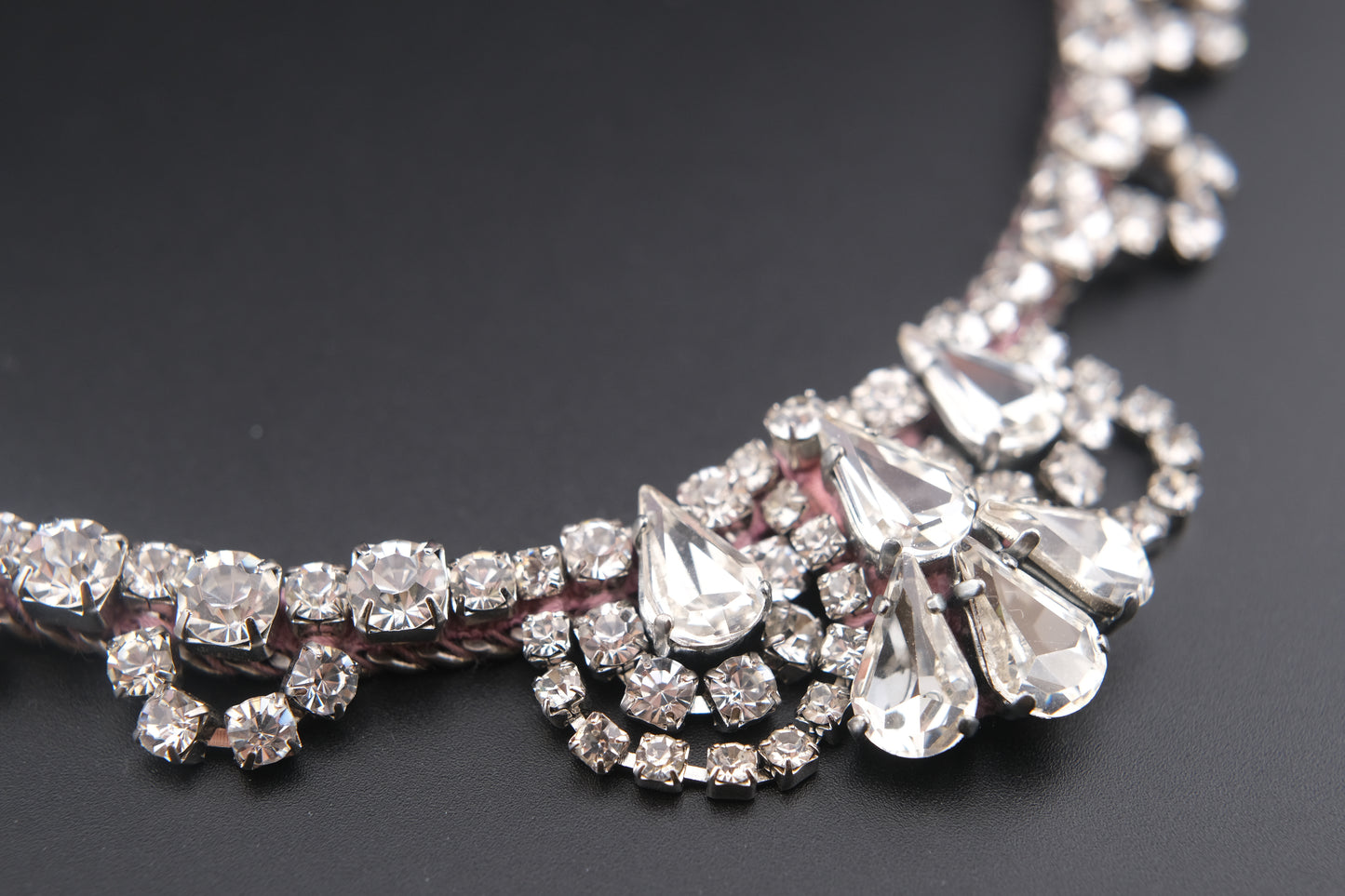 Rada Pink Velvet & Crystal Jewelry Set – Necklace and Bracelet