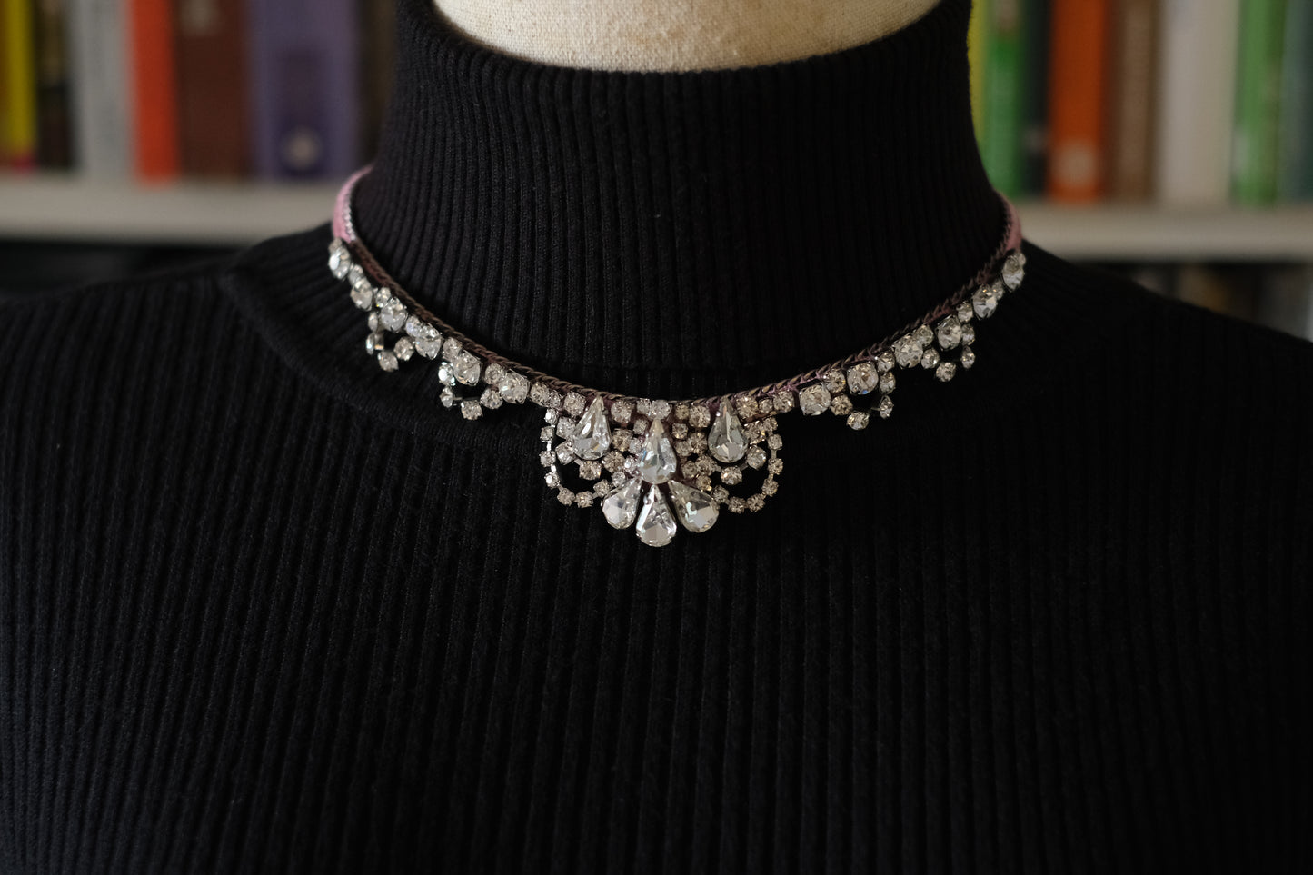 Rada Pink Velvet & Crystal Jewelry Set – Necklace and Bracelet