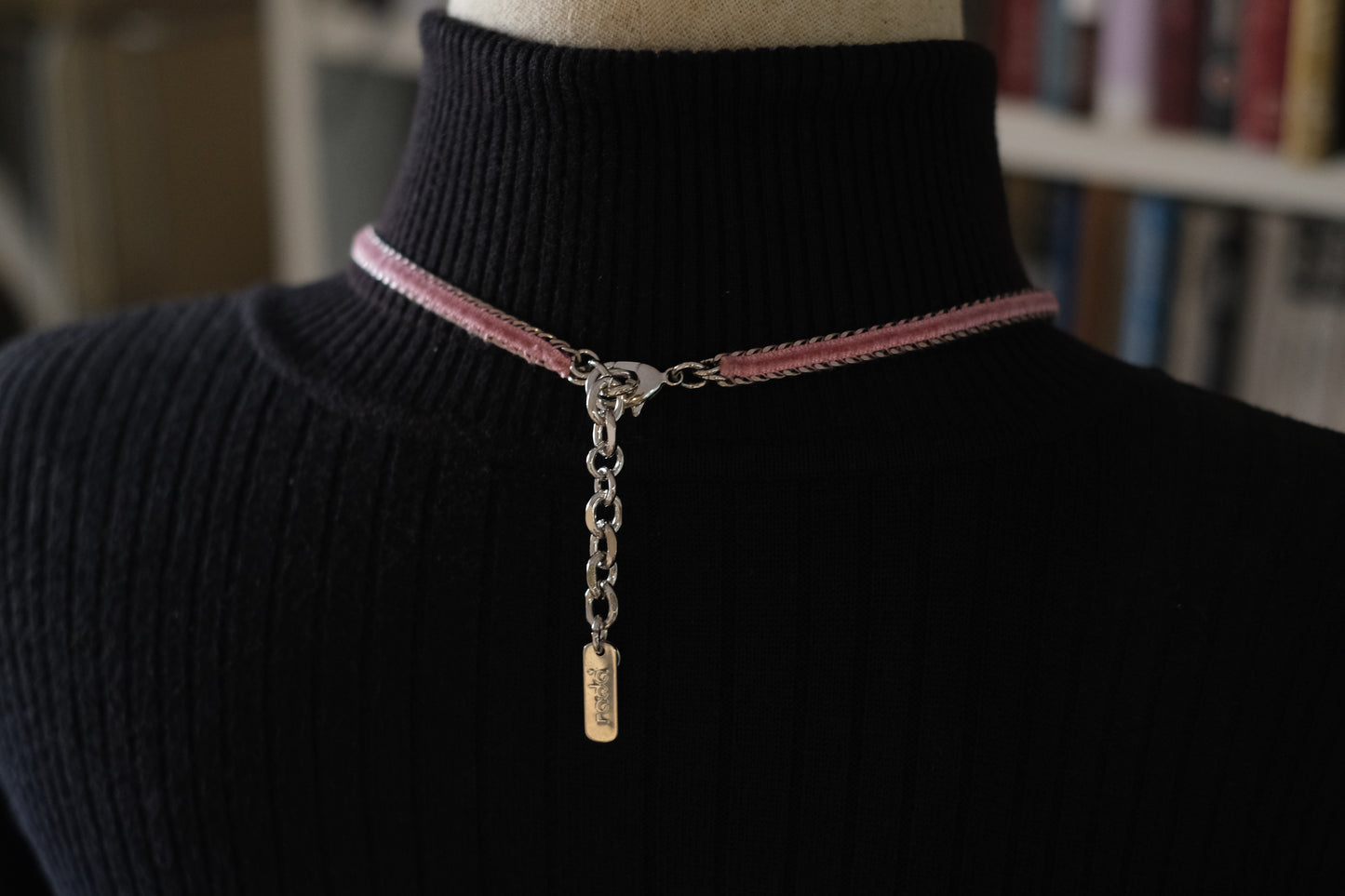 Rada Pink Velvet & Crystal Jewelry Set – Necklace and Bracelet
