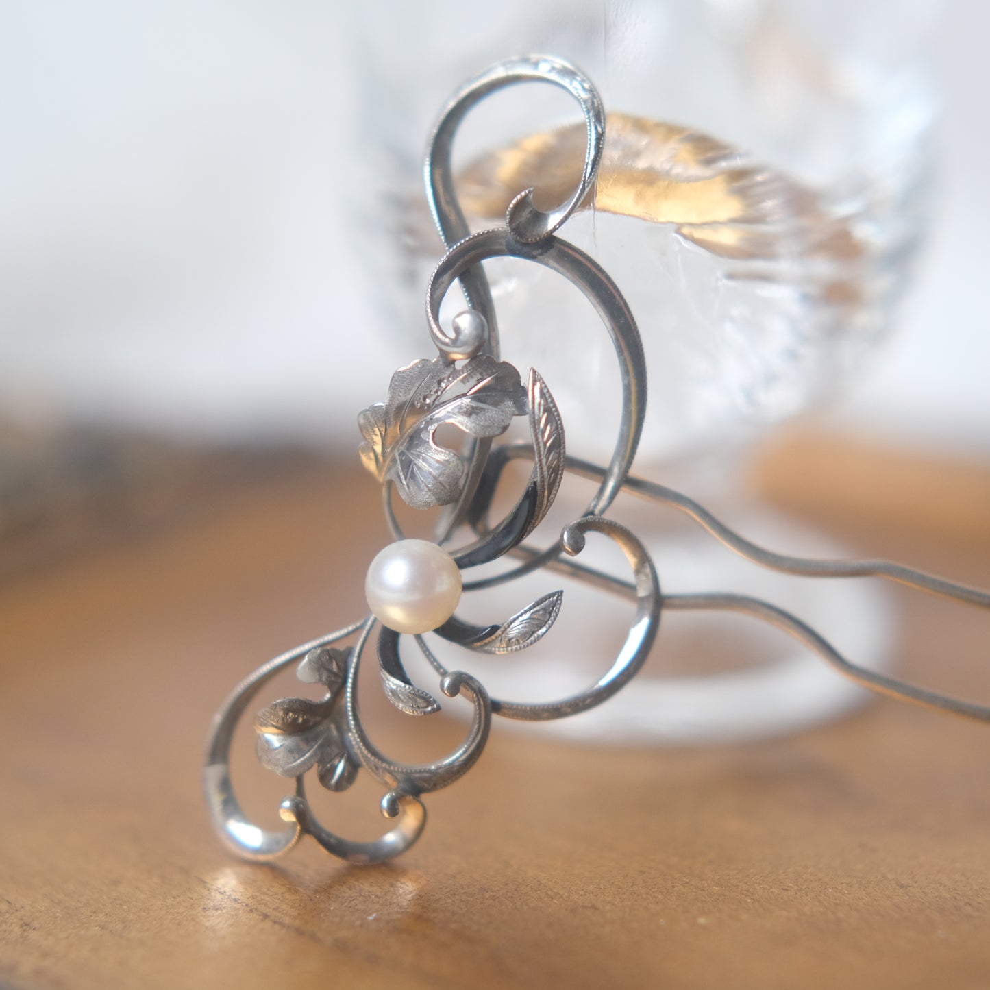 Vintage-Inspired Floral Hair Pin with Real Pearl – Dual Design Convertible Hinged Stem, Silver-Tone, 3.6"