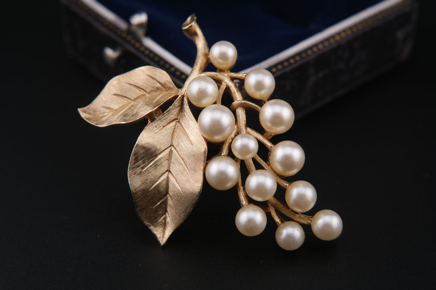 π Vintage Crown Trifari Faux Pearl Grape Cluster Brooch β Gold Tone with Leaf Detail
