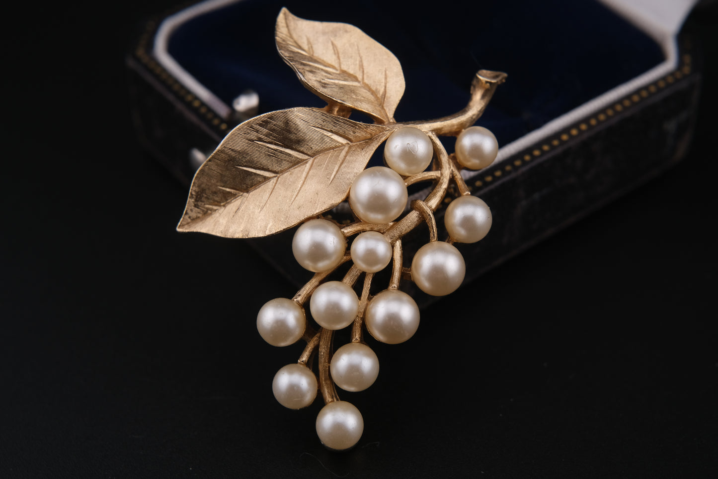 π Vintage Crown Trifari Faux Pearl Grape Cluster Brooch β Gold Tone with Leaf Detail
