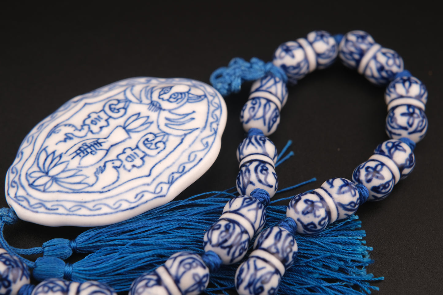 Vintage Chinese Blue & White Porcelain Pendant Necklace – Silk Knotted Dumbbell Beads with Tassel