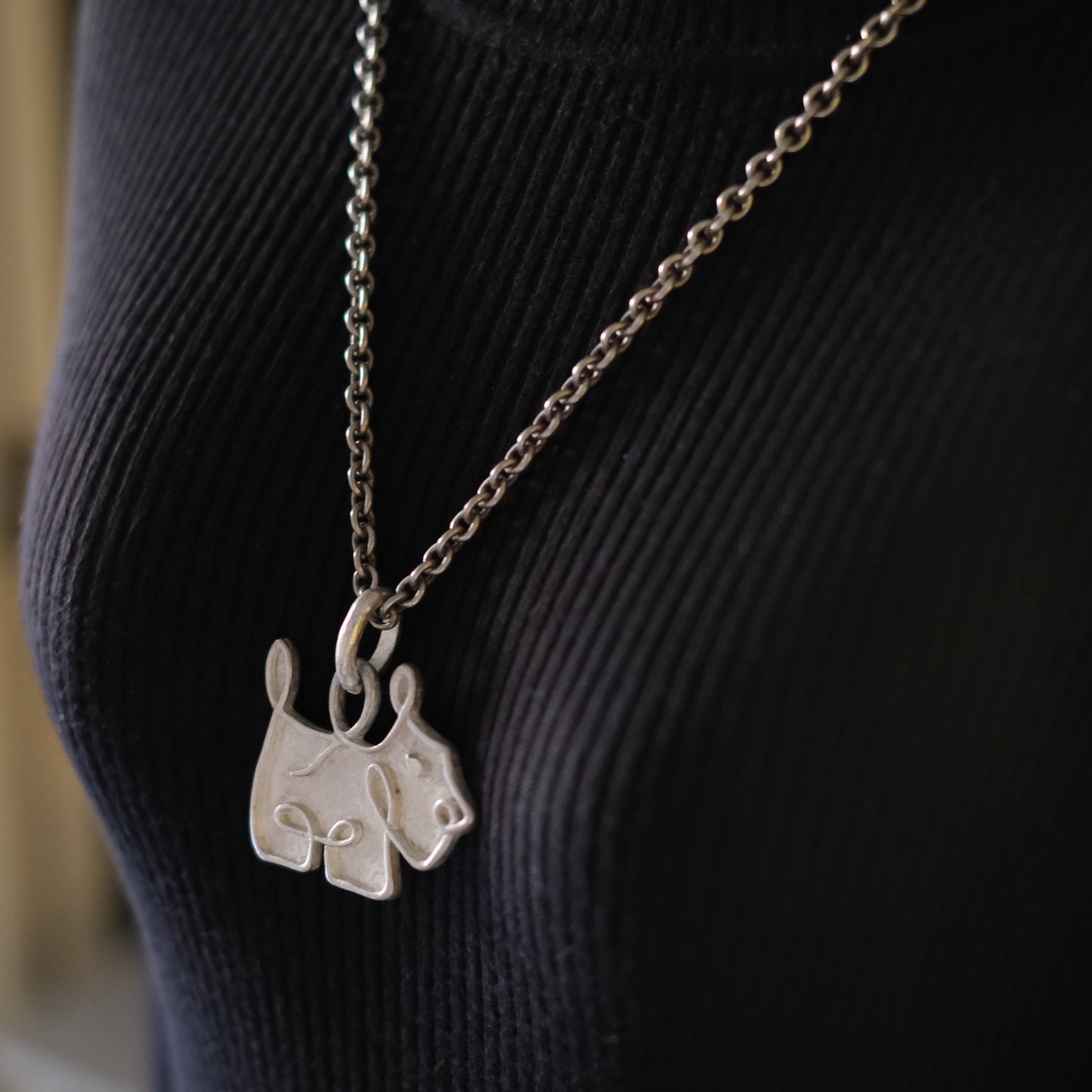 ❤️ Agatha Silver-Tone Dog Pendant Necklace – Textured Sculptural Design
