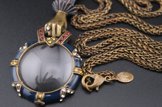 Vintage Sweet Romance USA Hand-Holding Loupe Pendant Necklace