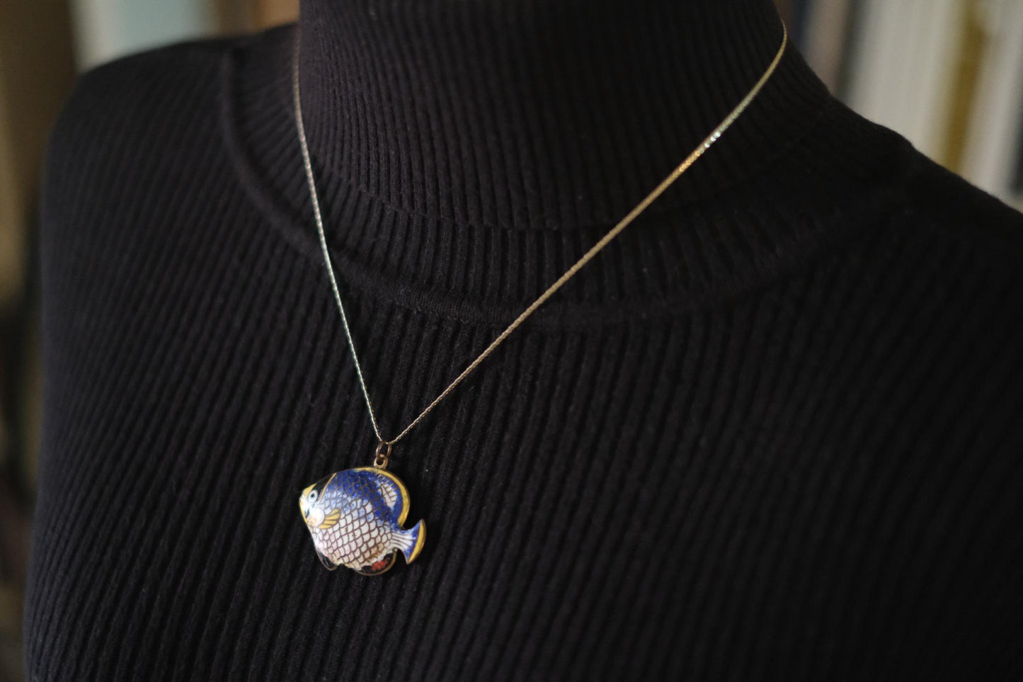 🐟Vintage Cloisonné Enamel Fish Pendant – Double-Sided Hand-Painted Tropical Design