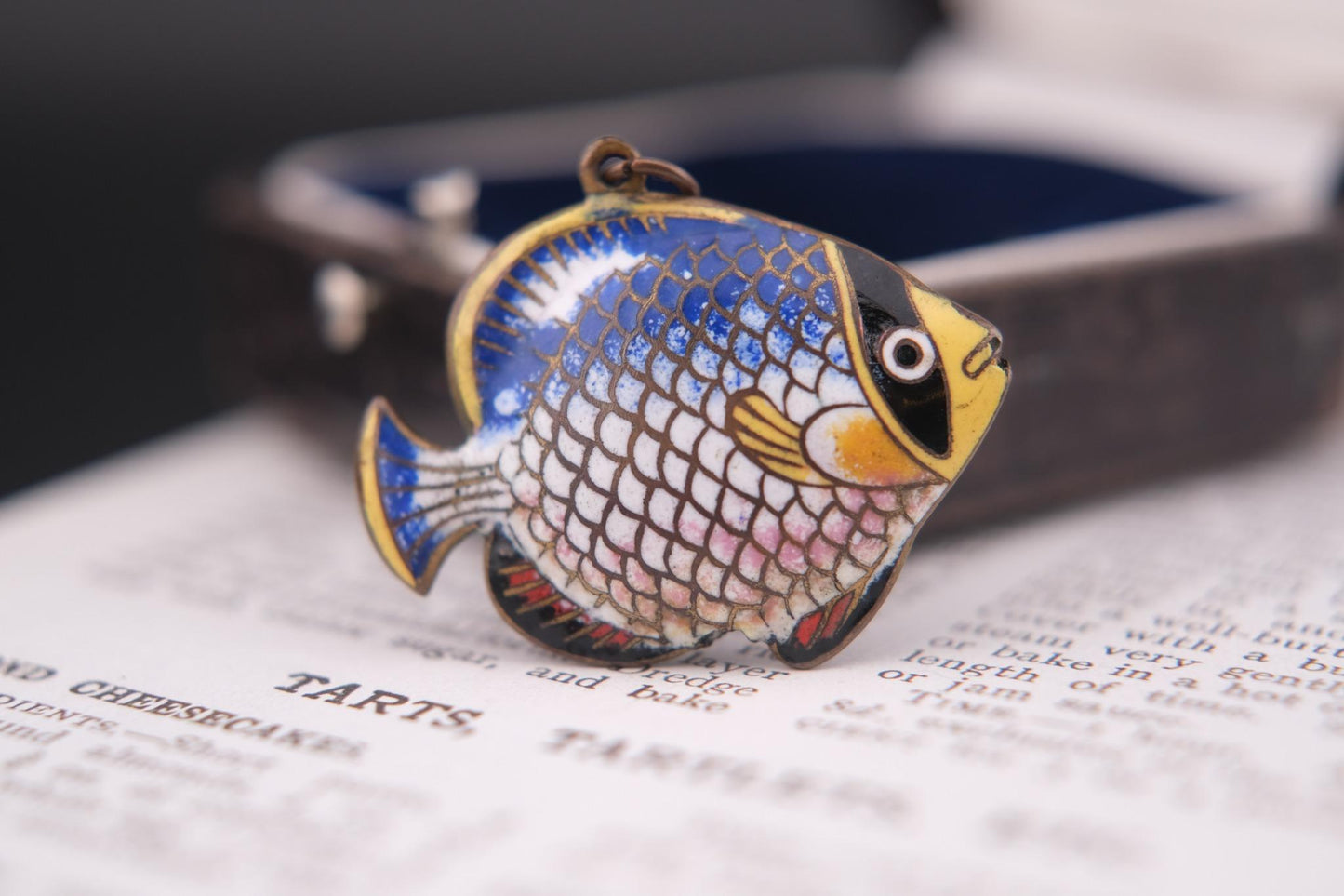 🐟Vintage Cloisonné Enamel Fish Pendant – Double-Sided Hand-Painted Tropical Design