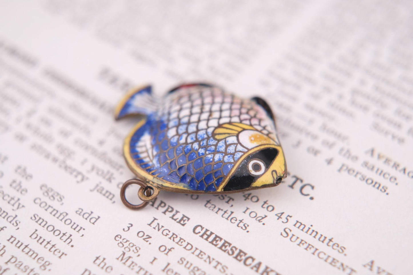 🐟Vintage Cloisonné Enamel Fish Pendant – Double-Sided Hand-Painted Tropical Design