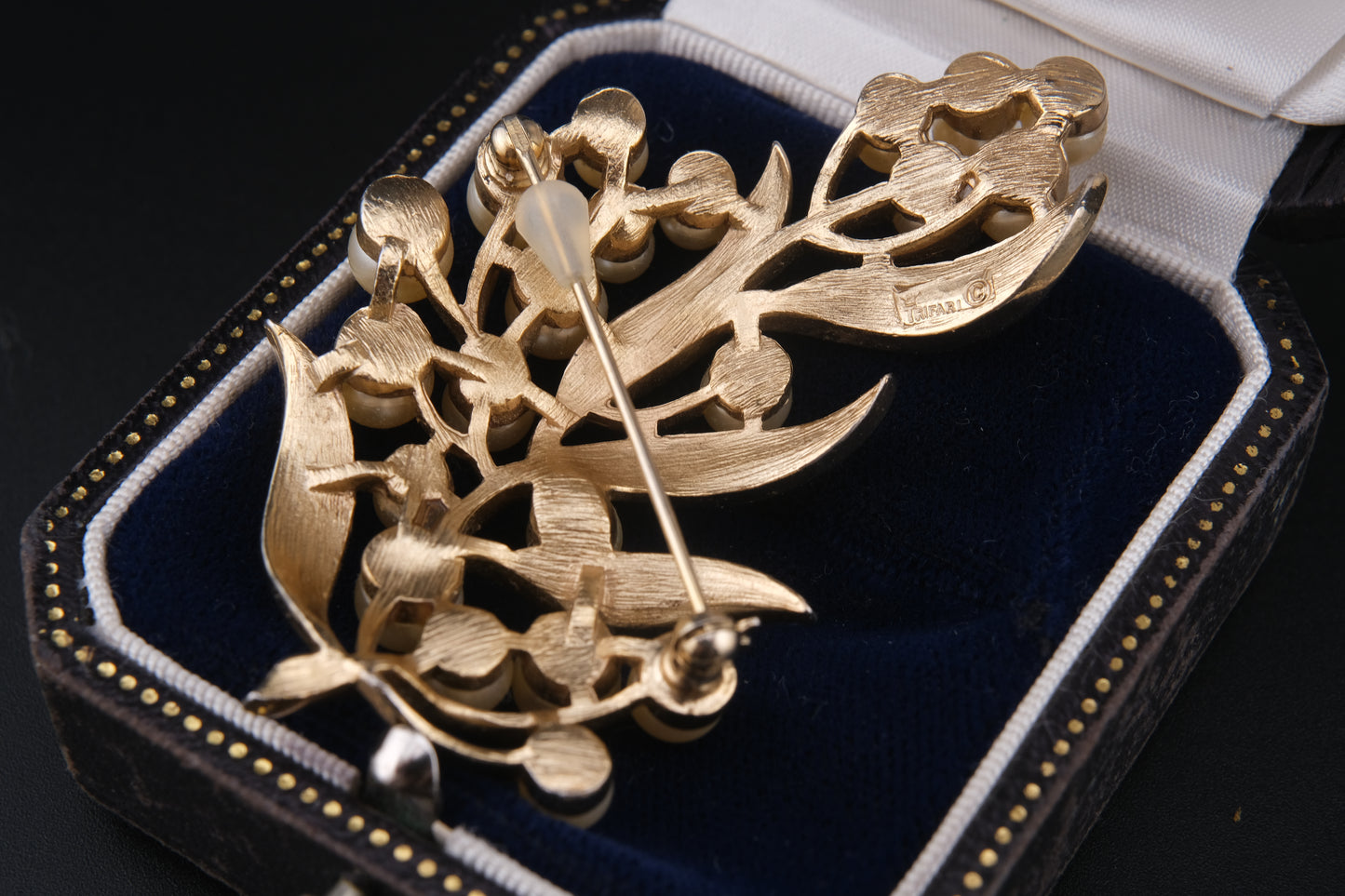 Crown Trifari Faux Pearl Leaf Spray Brooch – Gold-Tone with Cream Pearls