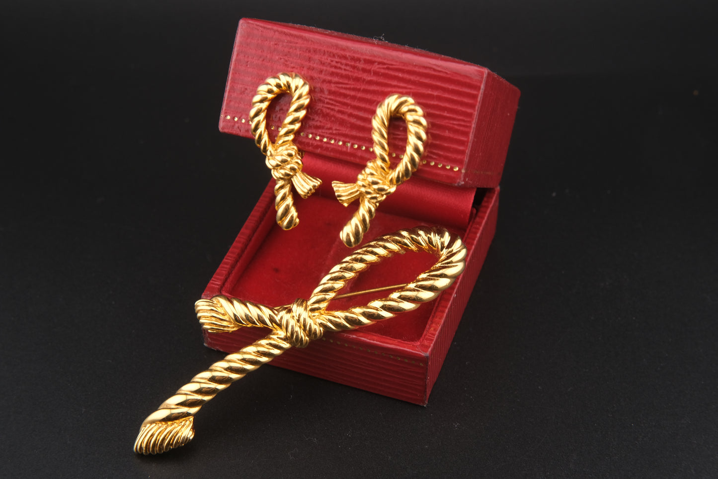 Vintage Crystalline Company (Pranda) Gold-Tone Ribbon Brooch & Clip-On Earrings Set