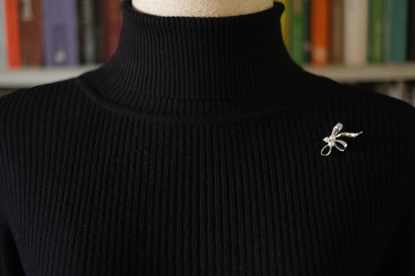 Vintage Mikimoto Bow Brooch – Sterling Silver with Akoya Pearls