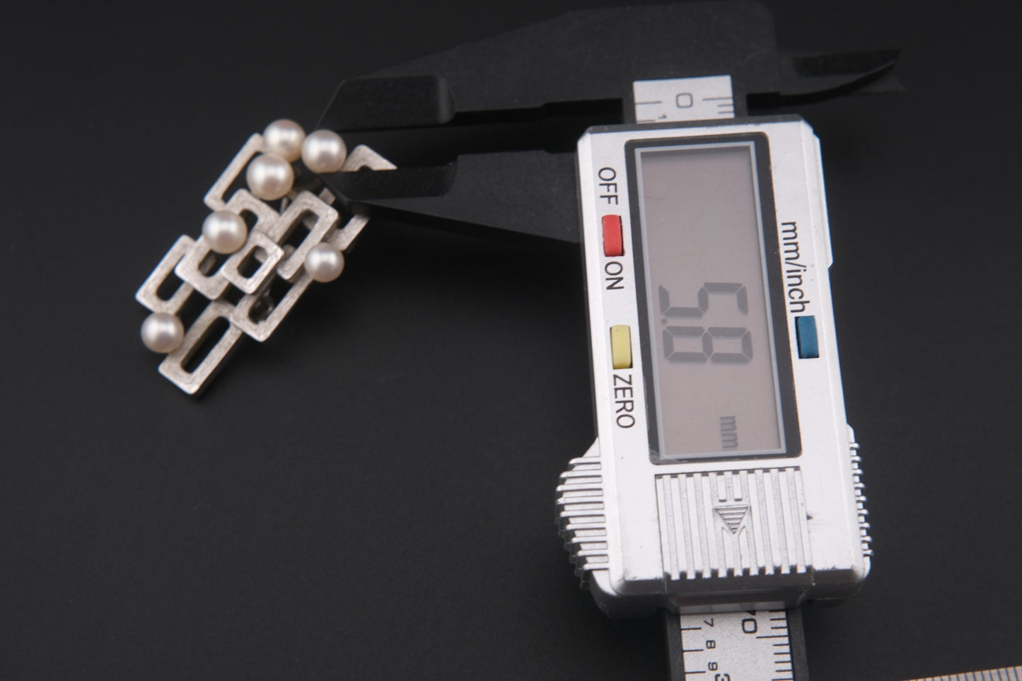 Tasaki Modernist Pearl Brooch – Sterling Silver 925 with Geometric Openwork Design