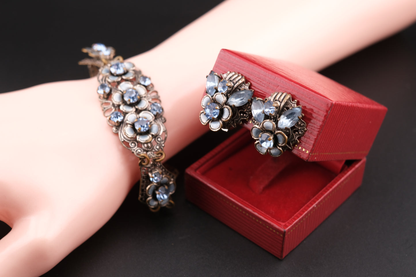 Vintage German Floral Bracelet & Earrings Set – Blue Rhinestones & Enamel on Silver-Tone Filigree Metal (1950s)