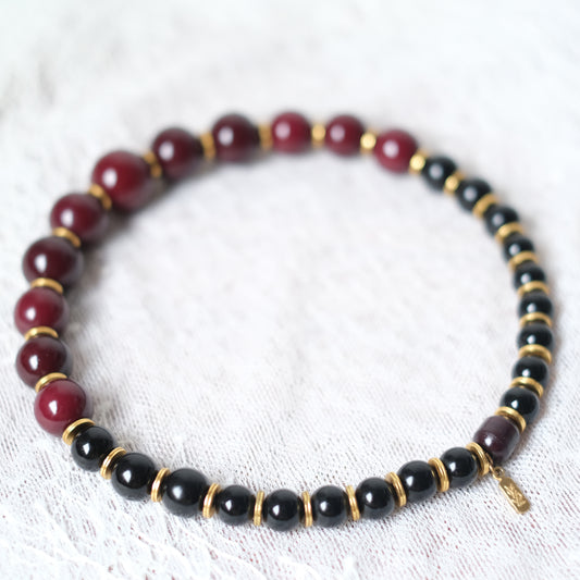 ❤️ Vintage Yves Saint Laurent Bead Necklace – Black & Deep Red Resin Beads with Gold Accents, 14"