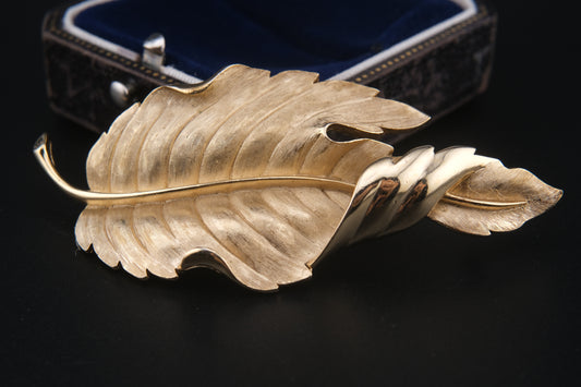 Vintage Crown Trifari Leaf Brooch – Gold-Tone Textured & Polished Finish