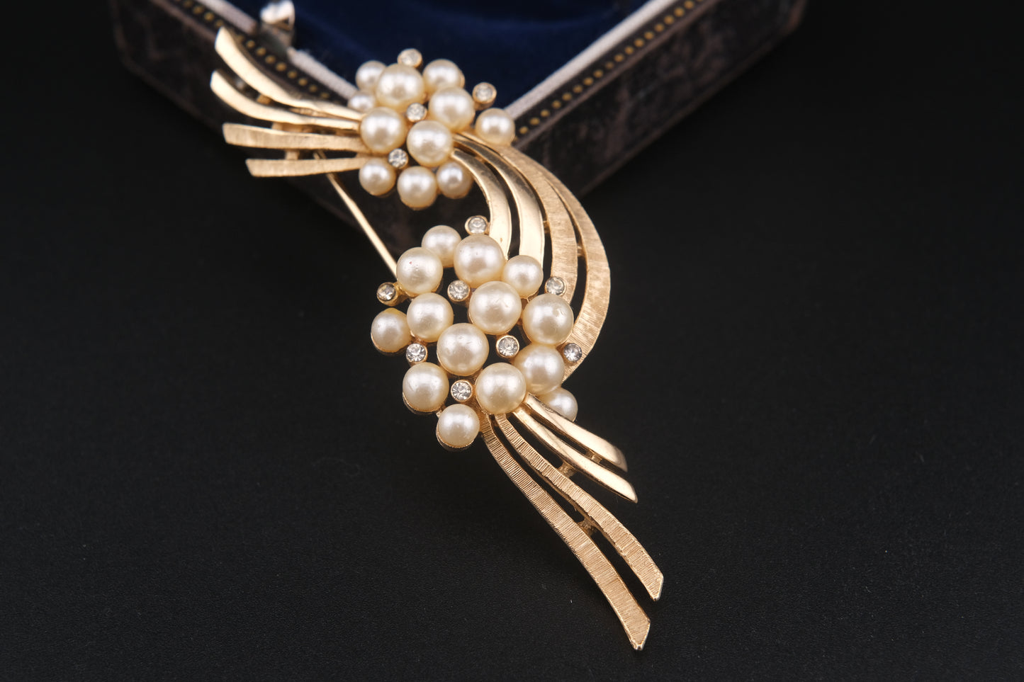 Vintage Crown Trifari Faux Pearl Brooch – Gold-Tone Swirl with Rhinestone Accents (1950s–60s)
