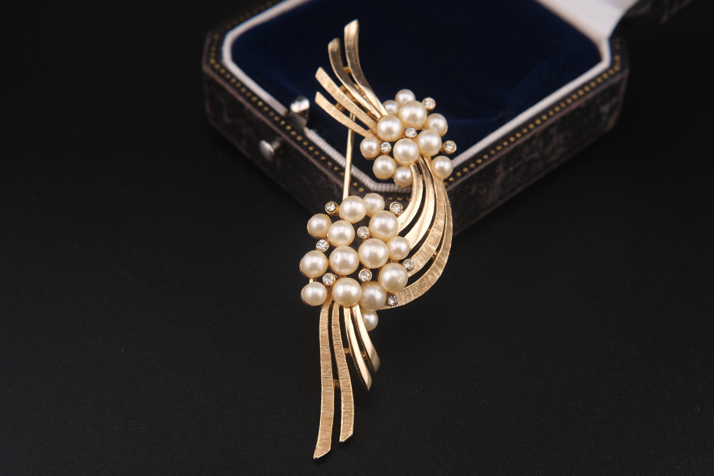 Vintage Crown Trifari Faux Pearl Brooch – Gold-Tone Swirl with Rhinestone Accents (1950s–60s)