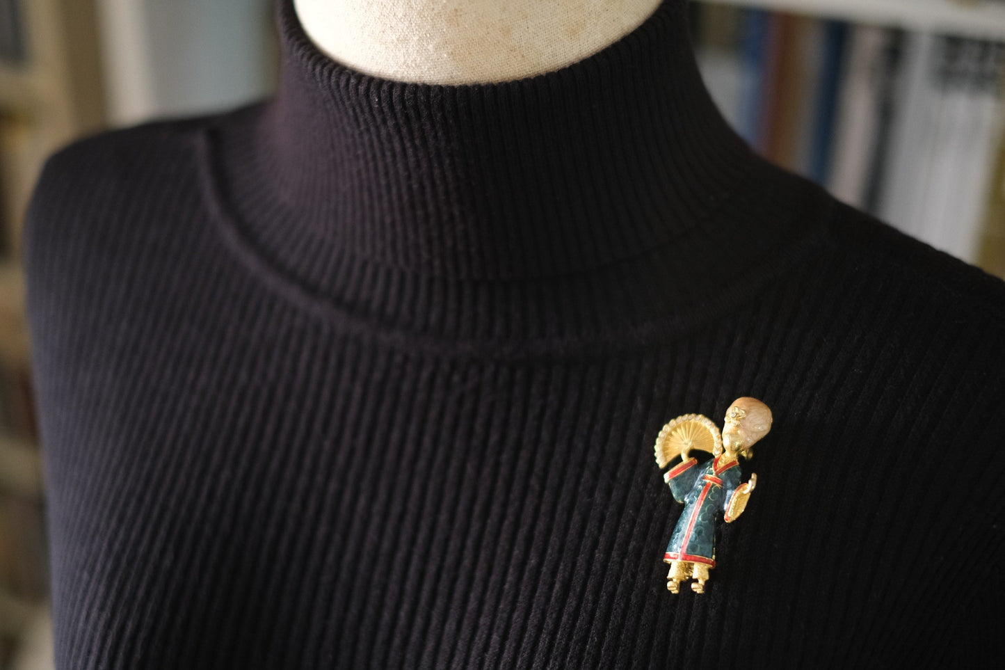 Graceful Fan Dancer Brooch – Unsigned CINER Style – Enamel & Rhinestone Figural Pin