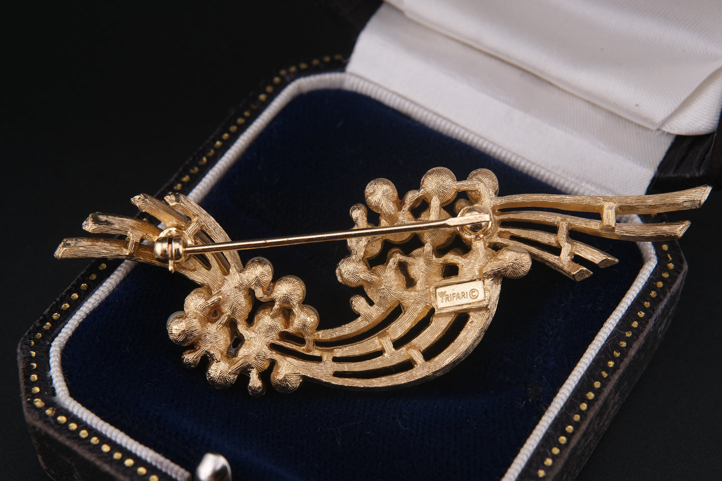 Vintage Crown Trifari Faux Pearl Brooch – Gold-Tone Swirl with Rhinestone Accents (1950s–60s)