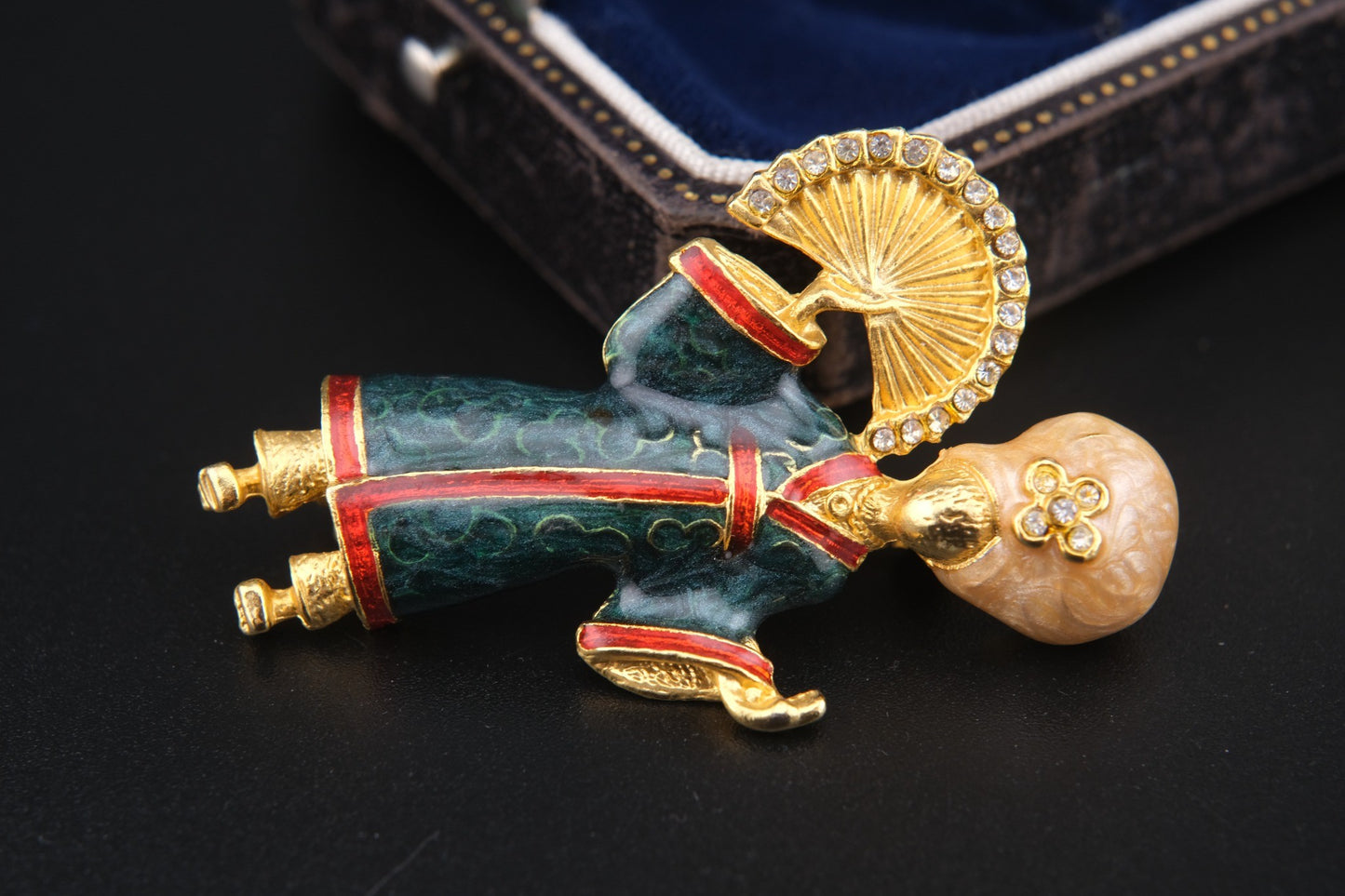 Graceful Fan Dancer Brooch – Unsigned CINER Style – Enamel & Rhinestone Figural Pin