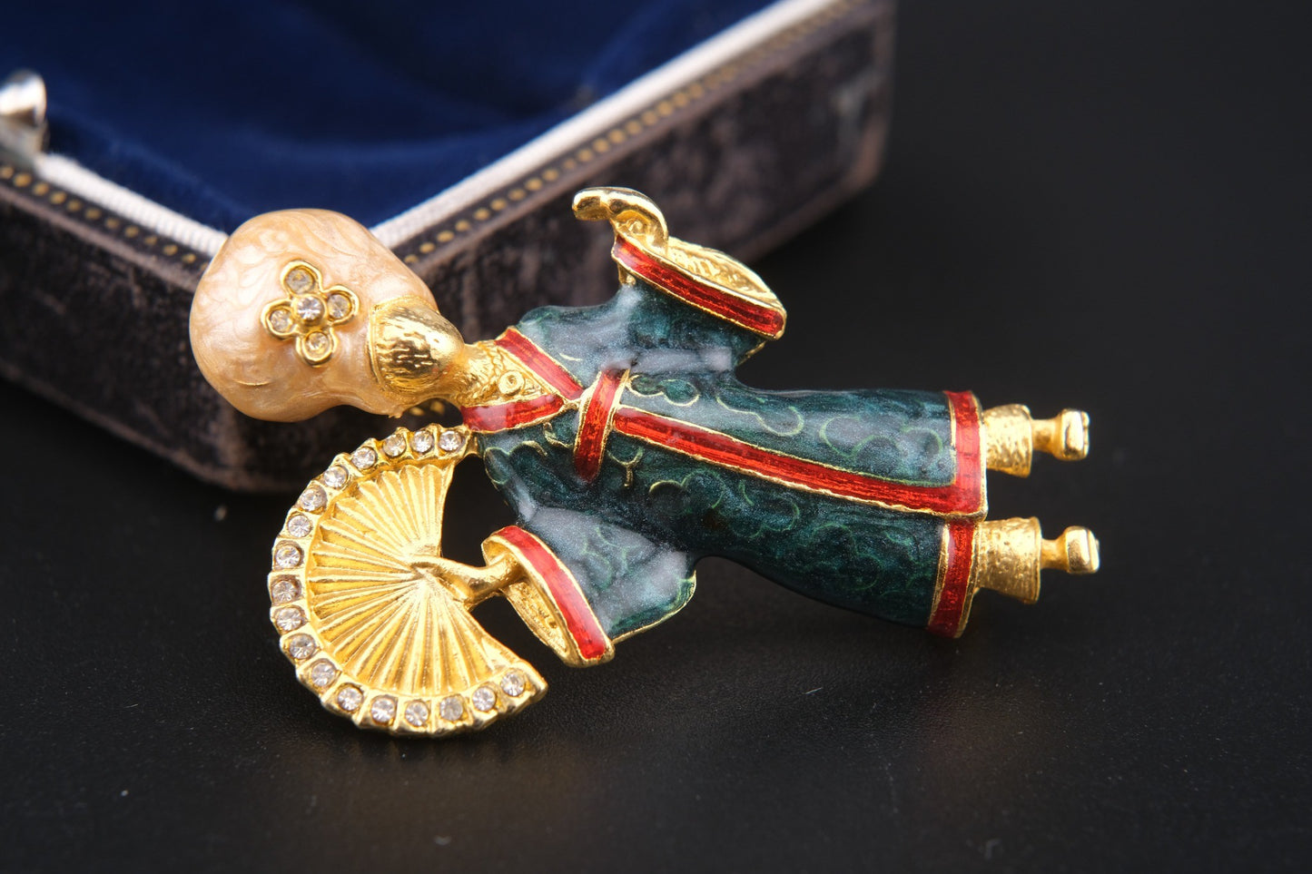 Graceful Fan Dancer Brooch – Unsigned CINER Style – Enamel & Rhinestone Figural Pin