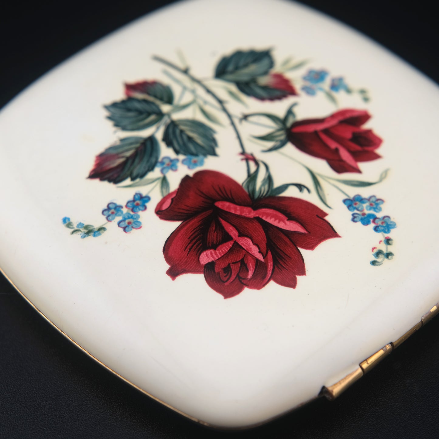 Vintage 1950s Melissa Made in England brass Compact for Powder with Floral