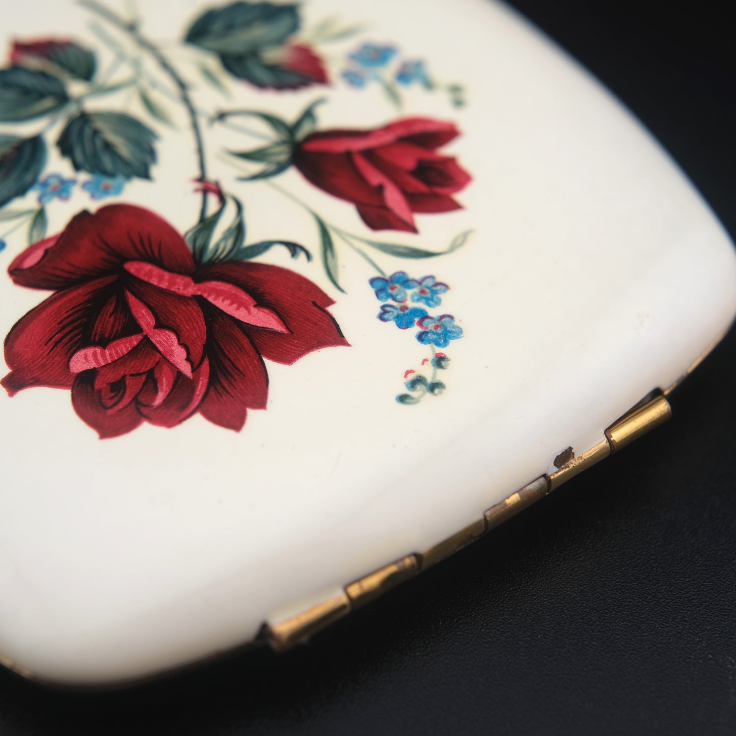Vintage 1950s Melissa Made in England brass Compact for Powder with Floral