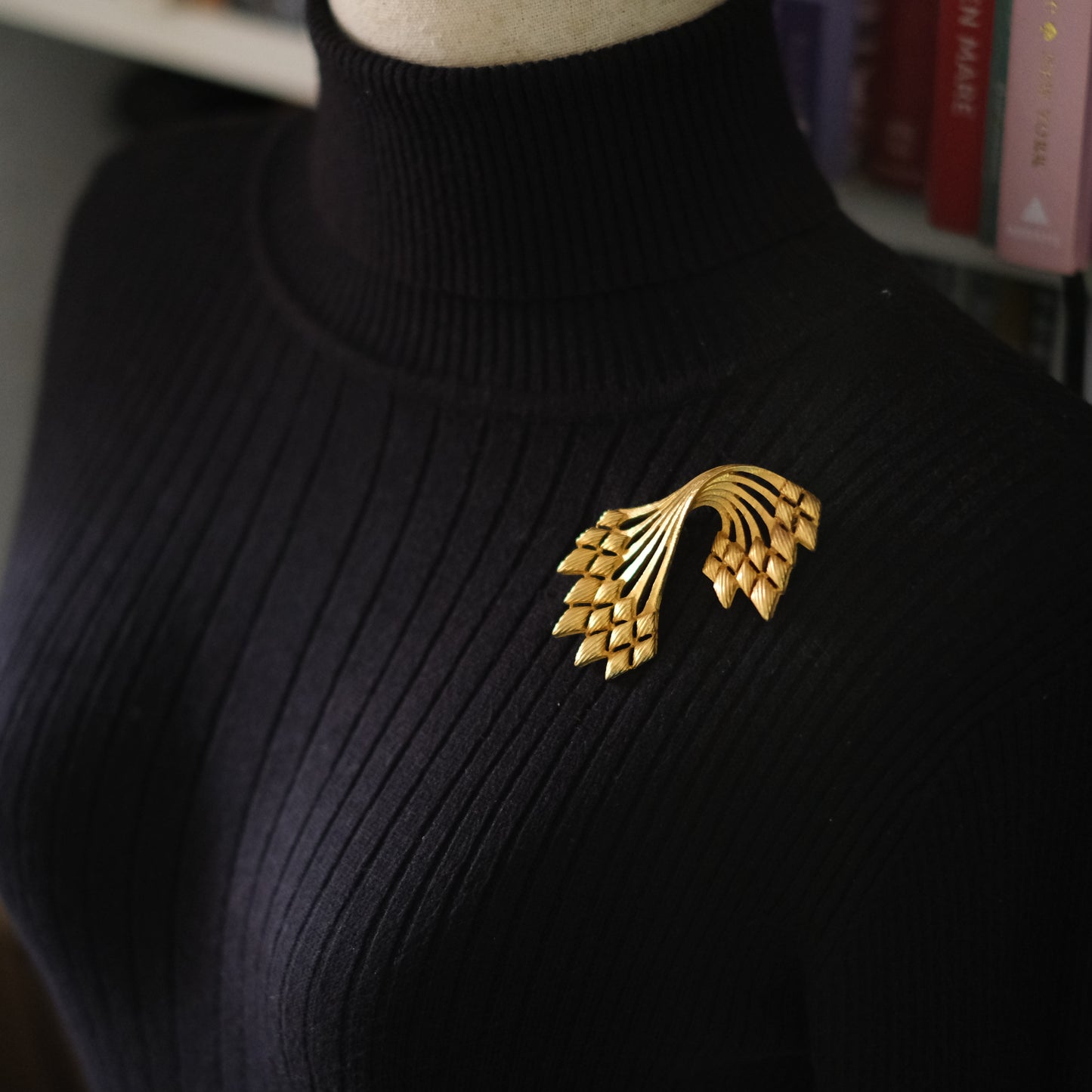 Sculptural Gold-Tone Monet Brooch – Fan Spray Textured Design