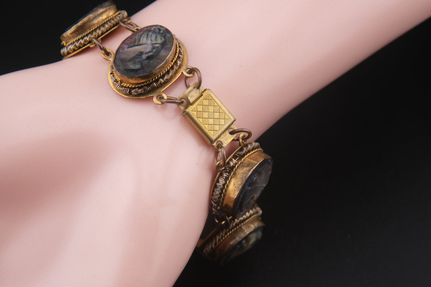 Vintage Mother of Pearl Cameo Bracelet – 7" Hand-Carved Profile Medallions